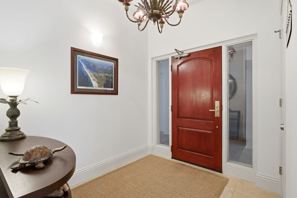 Welcoming entry foyer at Mustique 2001 with space to settle in