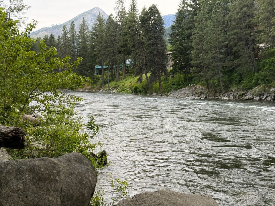2 minuet walk to river access/tubing drop area. 