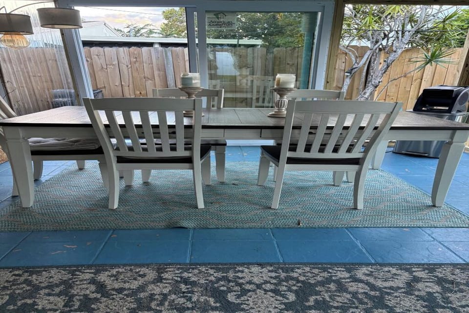 Outdoor dining
