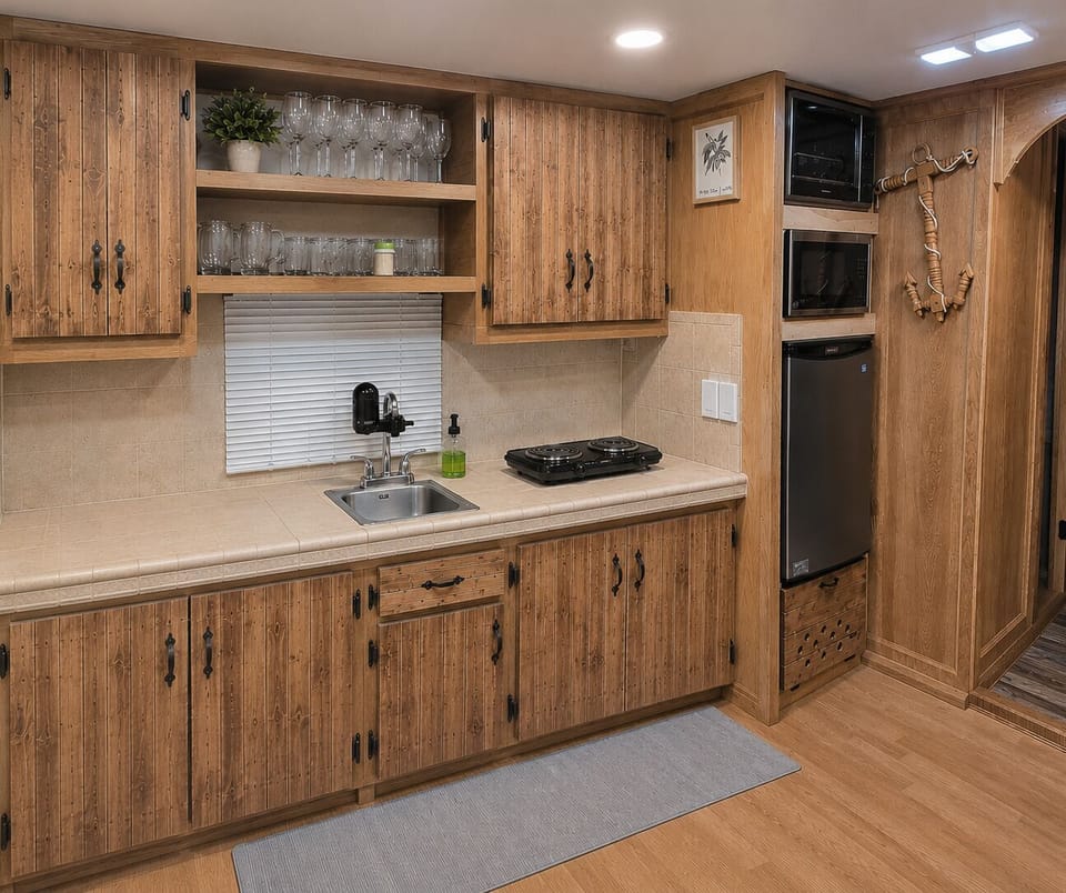 Full Kitchen Provides all your Cooking Needs
