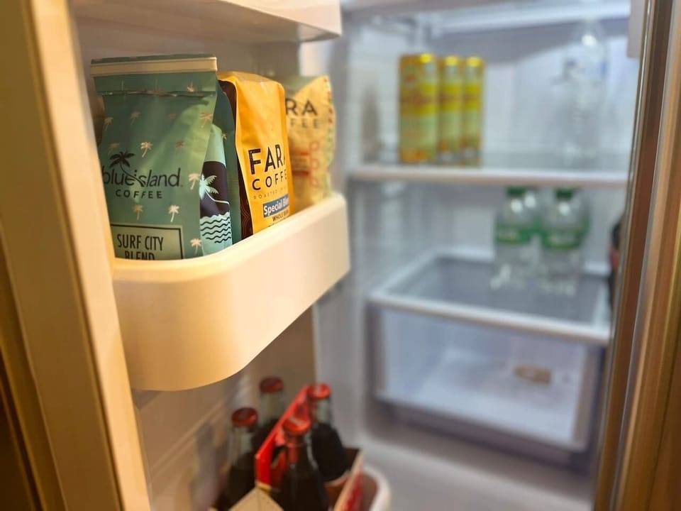 Convenient refrigerator space for storing meals, snacks & beverages