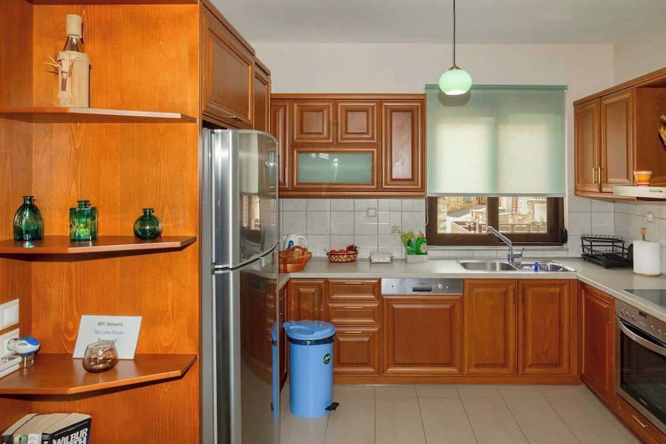 The kitchen is fully equipped for everyday use, with generous storage and everything needed to prepare meals at your own pace.