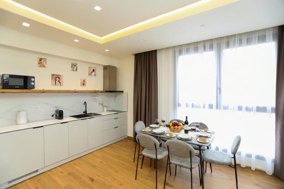 Kitchen and dining area