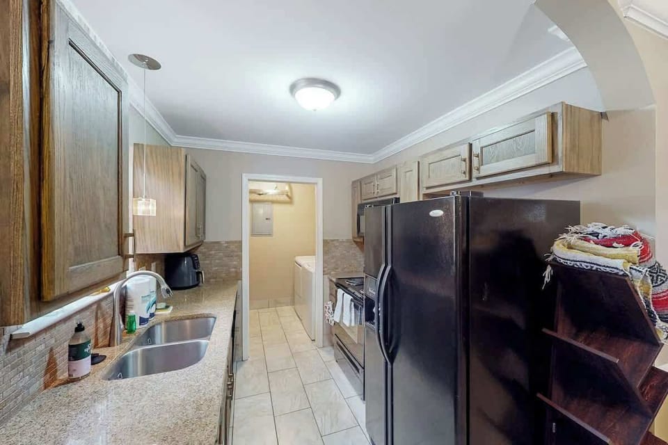Whip up Nashville favorites in a stylish, fully equipped kitchen with modern finishes!