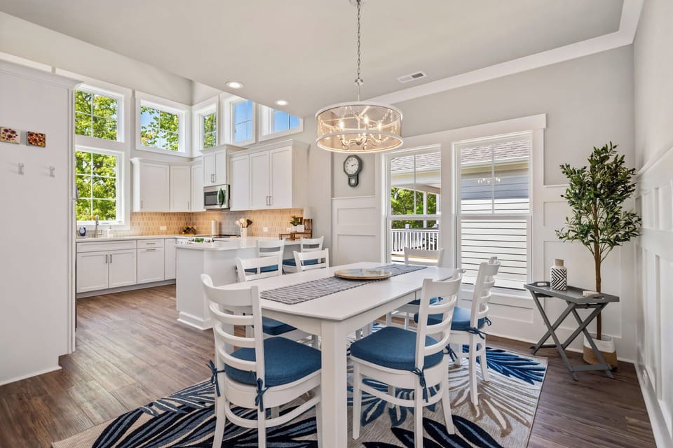 Dining Area - Northwest
