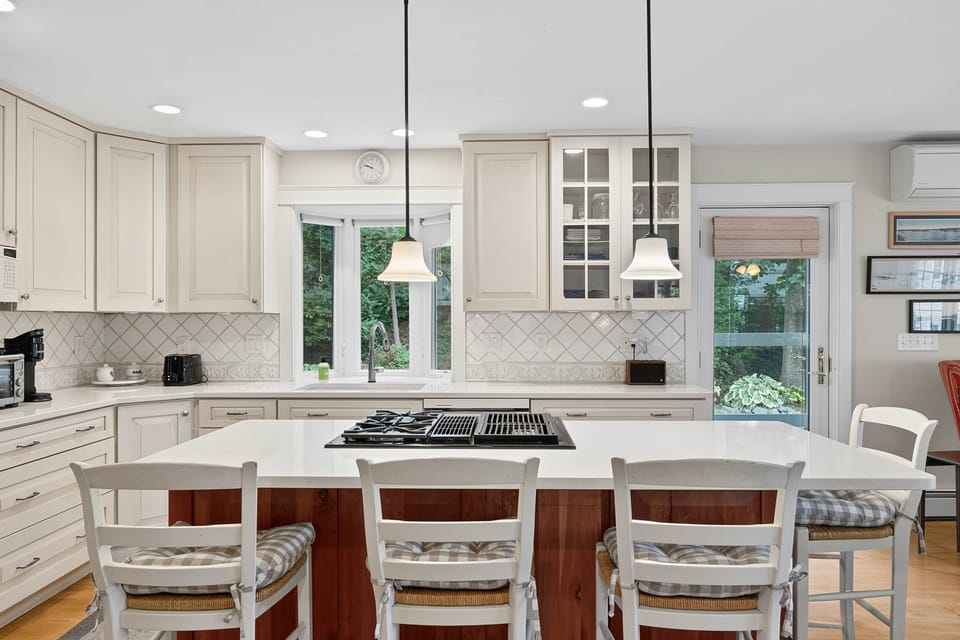Bright & Beautiful Kitchen