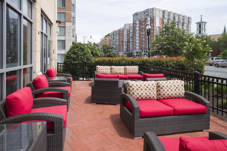 Outdoor lounge