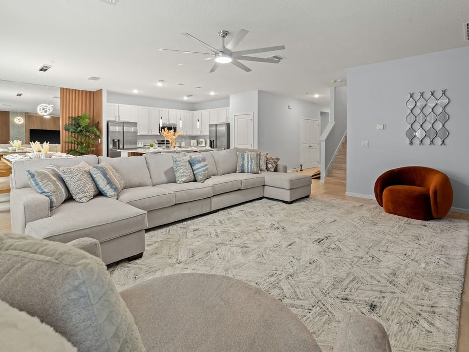 8-web-or-mls-251BalloDr-58
