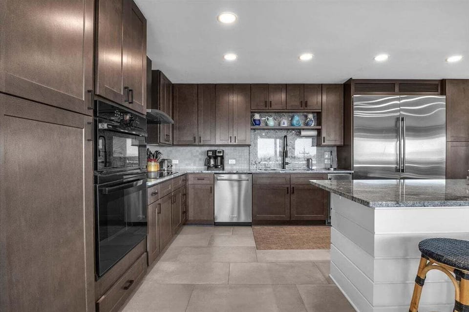 Kitchen & Dining Area