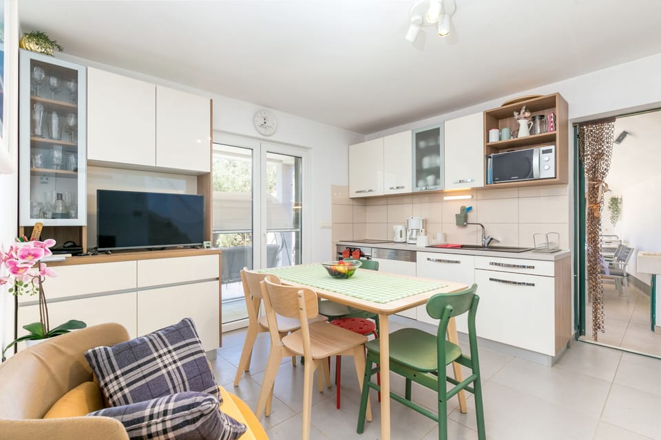Kitchen 1