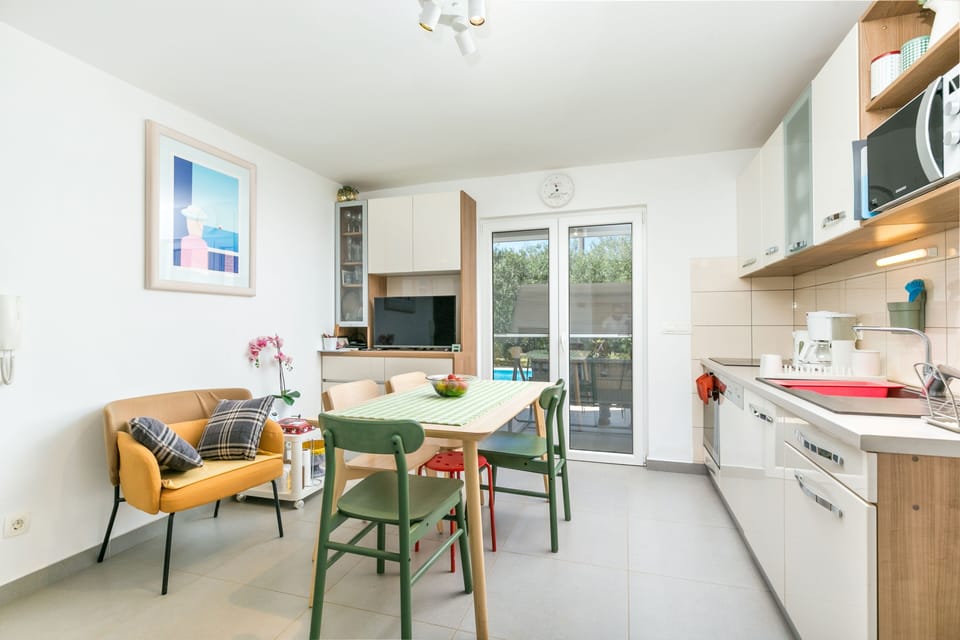 Dining room 1