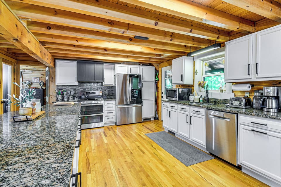 Kitchen | Main Level