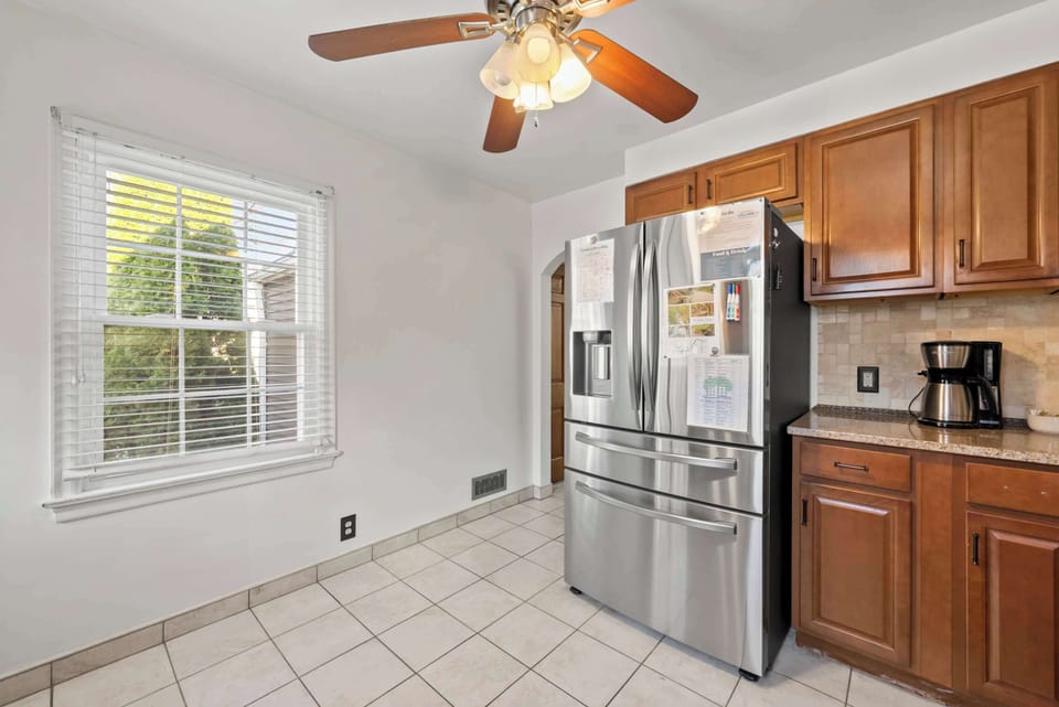 The cozy kitchen is well equipped for an unforgettable getaway​