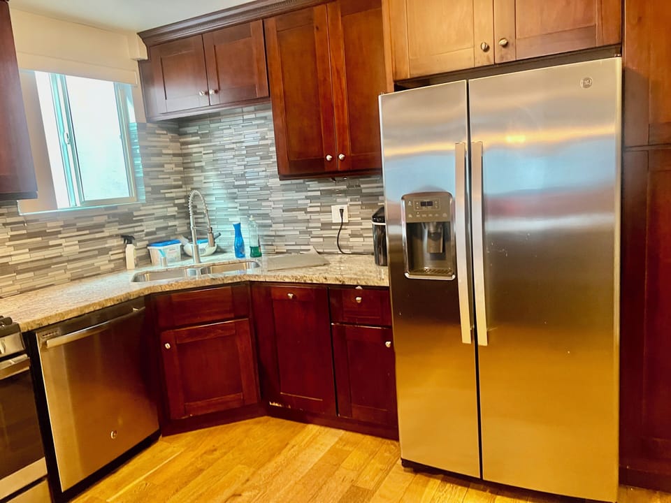 Kitchen (Dishwasher, Refrigerator, Air Fryer Oven, Microwave)