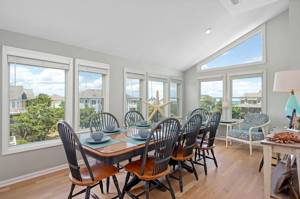 Dinning area with ocean views and seating for 10.