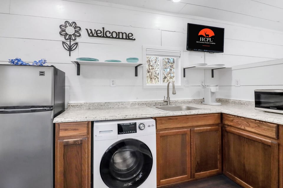 Appliances in the kitchenette