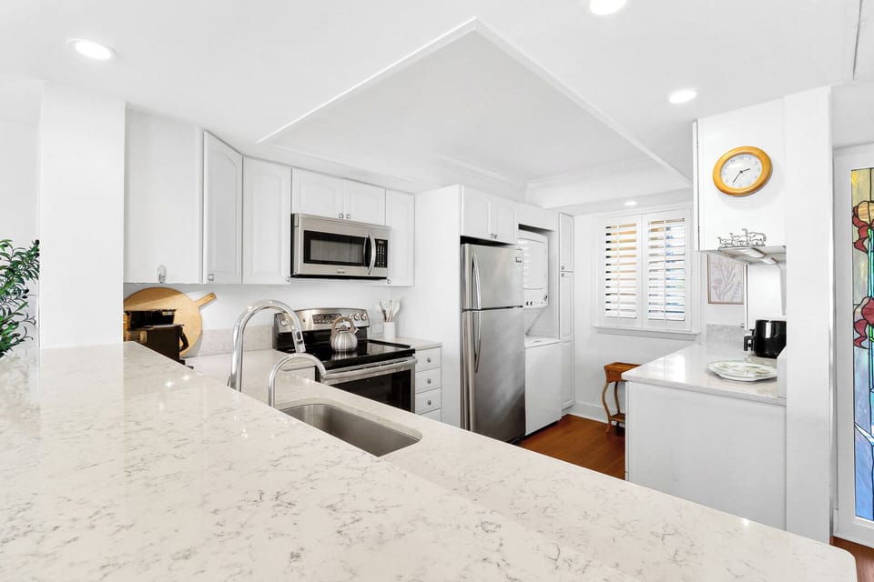 4501 Island Club | Spacious fully stocked kitchen with ocean vie - 4501 Island Club | Spacious fully stocked kitchen with ocean views