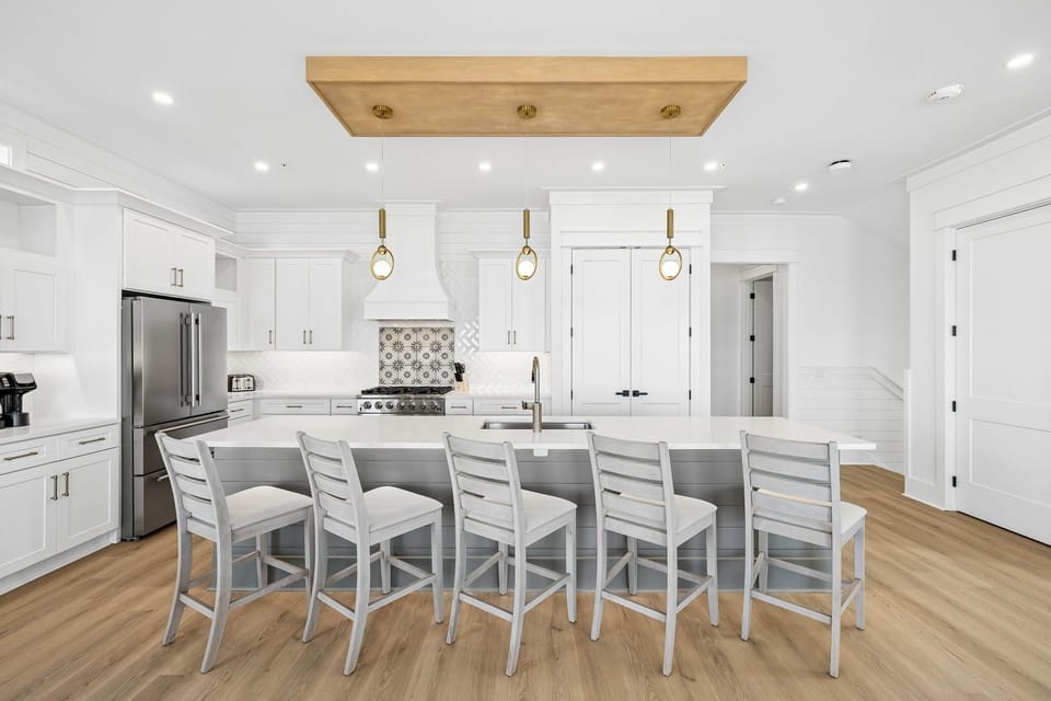 Spacious & Fully Equipped Gourmet Chef's Kitchen