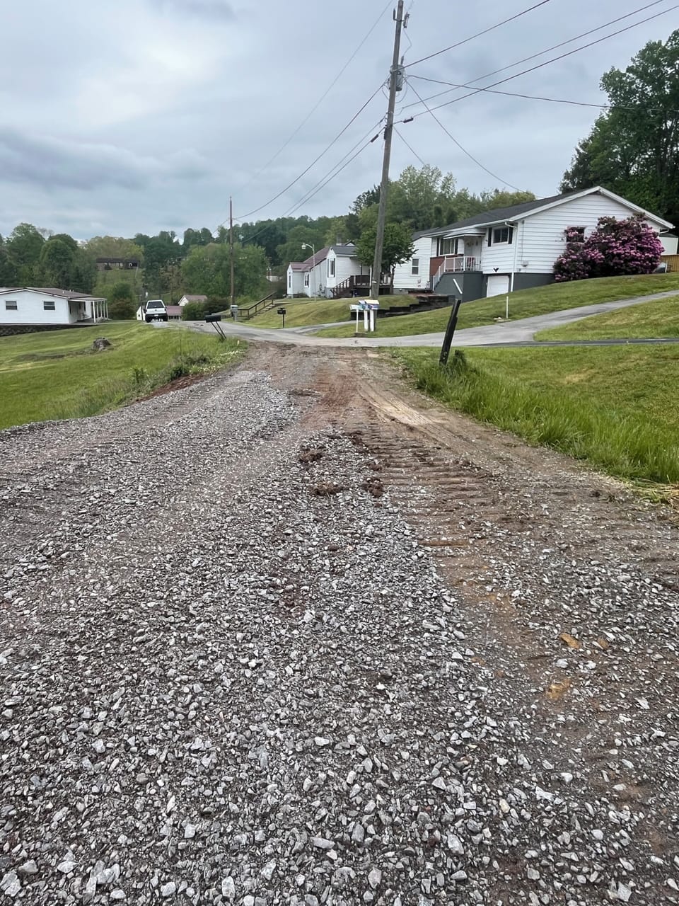 Mouth of driveway (access from Hibiscus St)