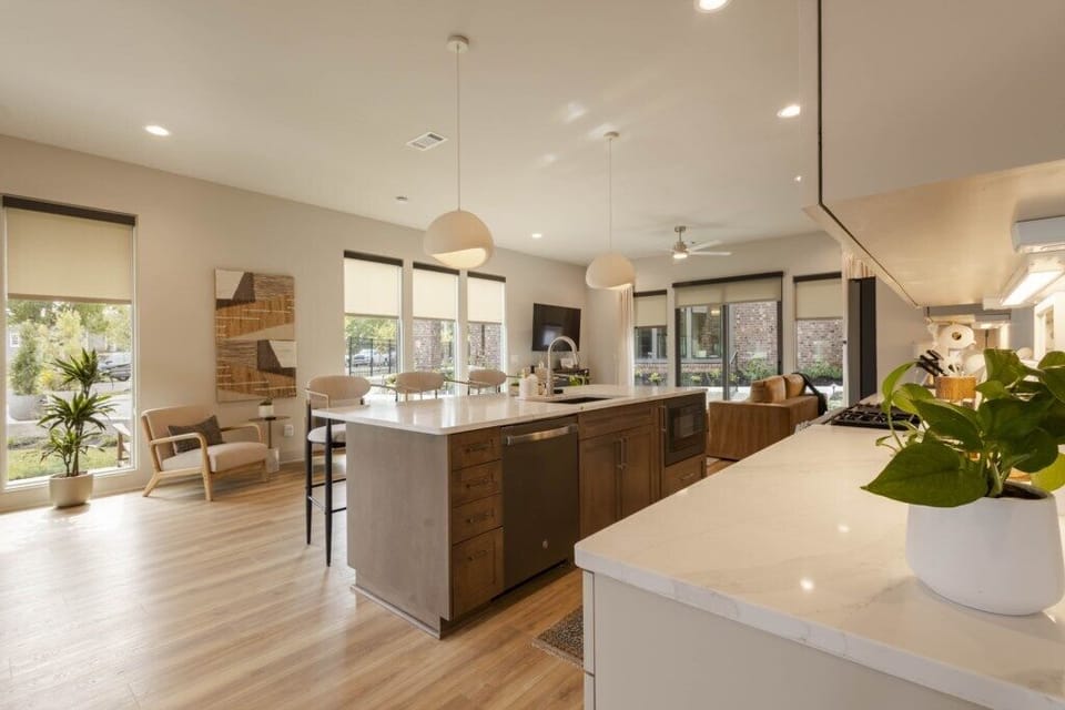 Gorgeous kitchen and open concept home perfect for family gatherings