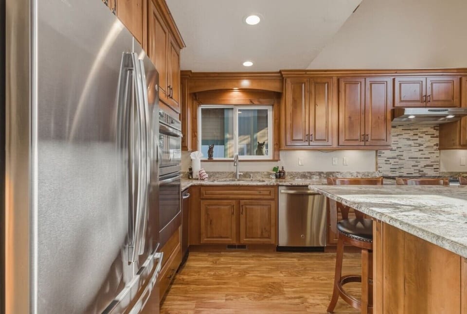 Fully remodeled and fully stocked kitchen