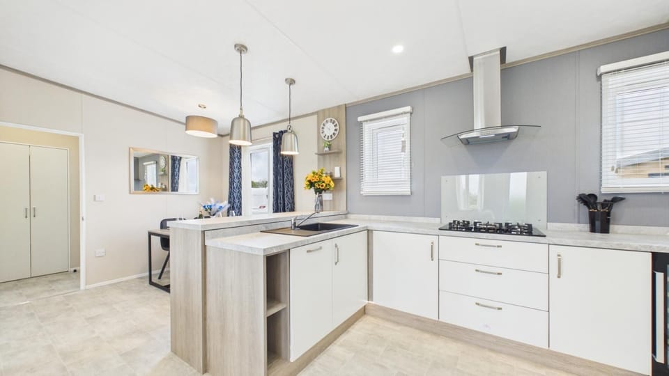 Puffin Lodge - 2 Bedroom Lodge - Wisemans Bridge (28739)