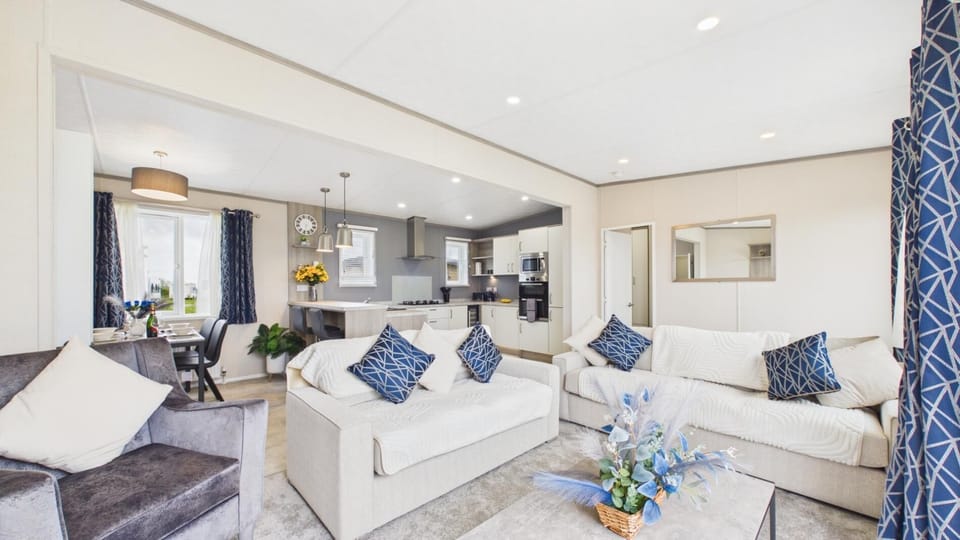 Puffin Lodge - 2 Bedroom Lodge - Wisemans Bridge (28742)