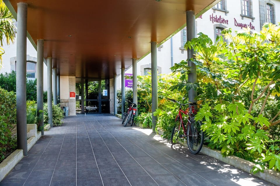 Entrance / Reception