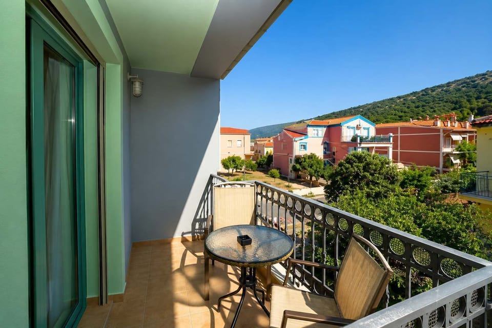 A balcony to enjoy a coffee or drink