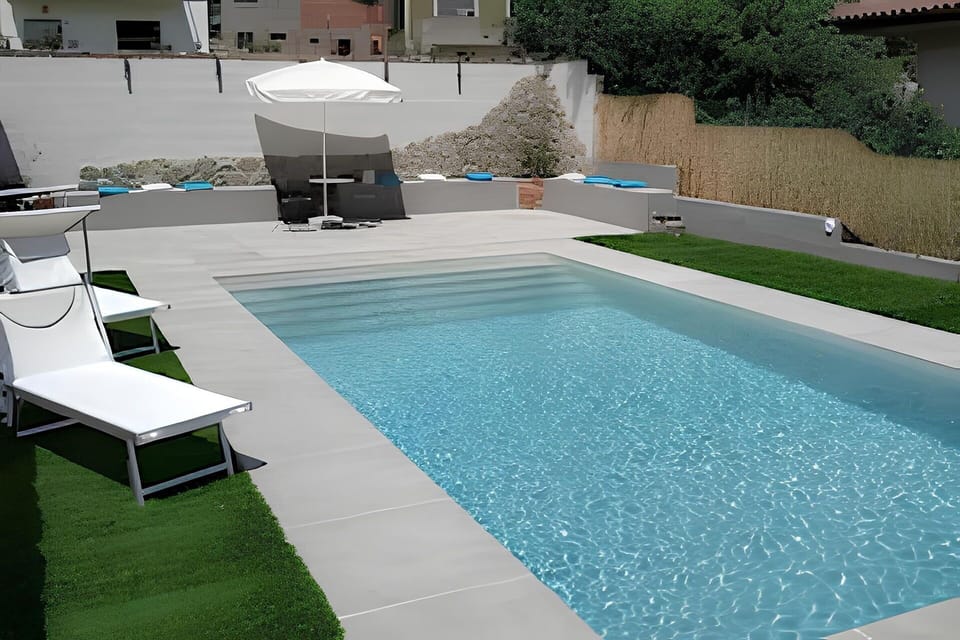 Swimming Pool, Garden, Leisure, Composite Material, Backyard, Landscaping, Resort, Water Feature, Shade