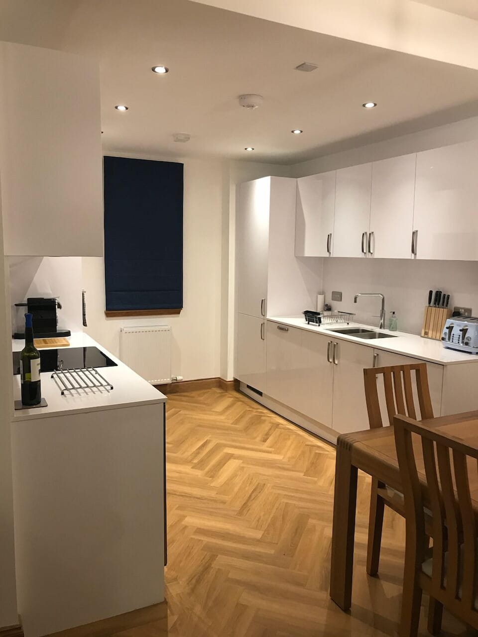 Fully equipped kitchen, Quooker boiling tap, high-end built in applicances (fridge/freezer, wine fridge, oven, microwave, hob, washer/drier).