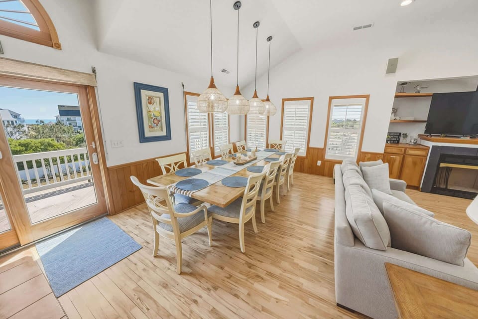 Top Level: Dining Area with Seating for 12