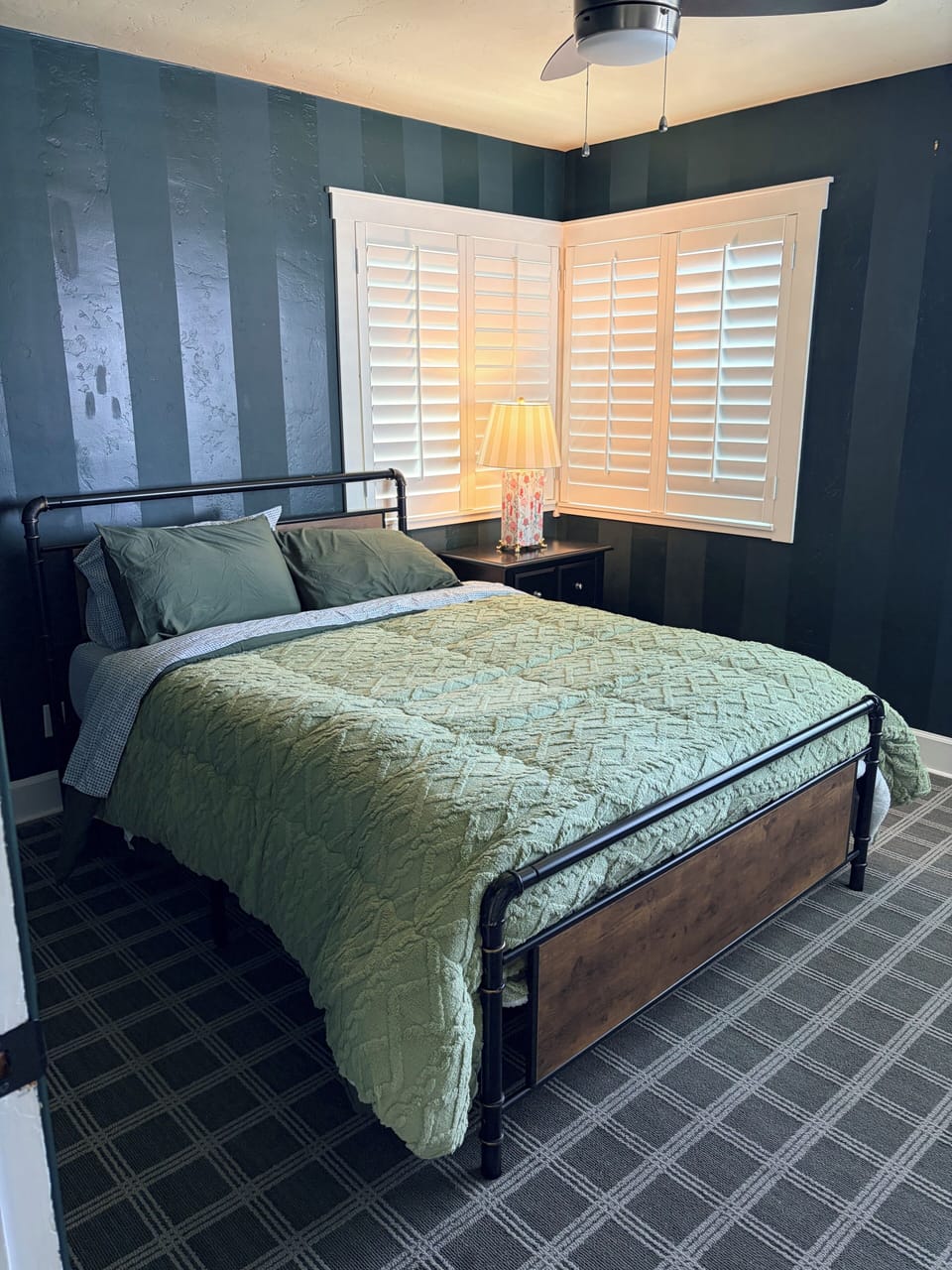 Queen bedroom. Ocean view. Bath/tub shower in hall closet