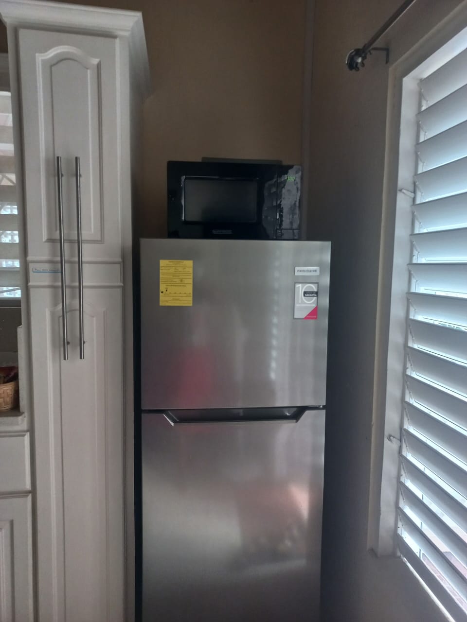 Refrigerator and mictowave