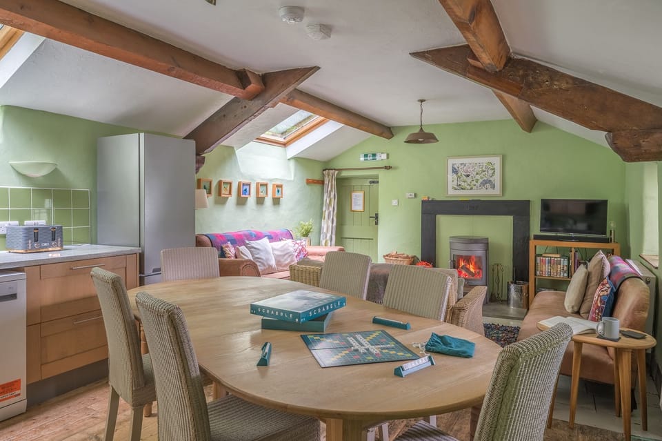 Dining table at The Lodge at Brantwood