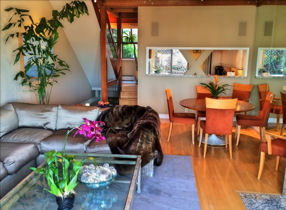 Open floor plan lets you talk among yourselves as you cook, eat, and relax