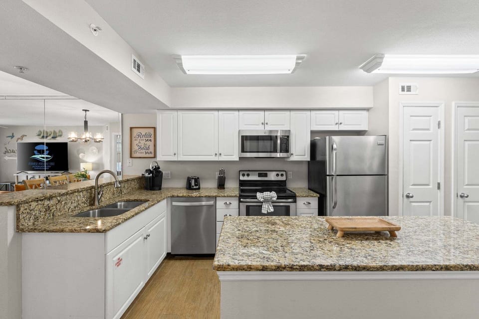 Fully equipped kitchen with views of the Gulf