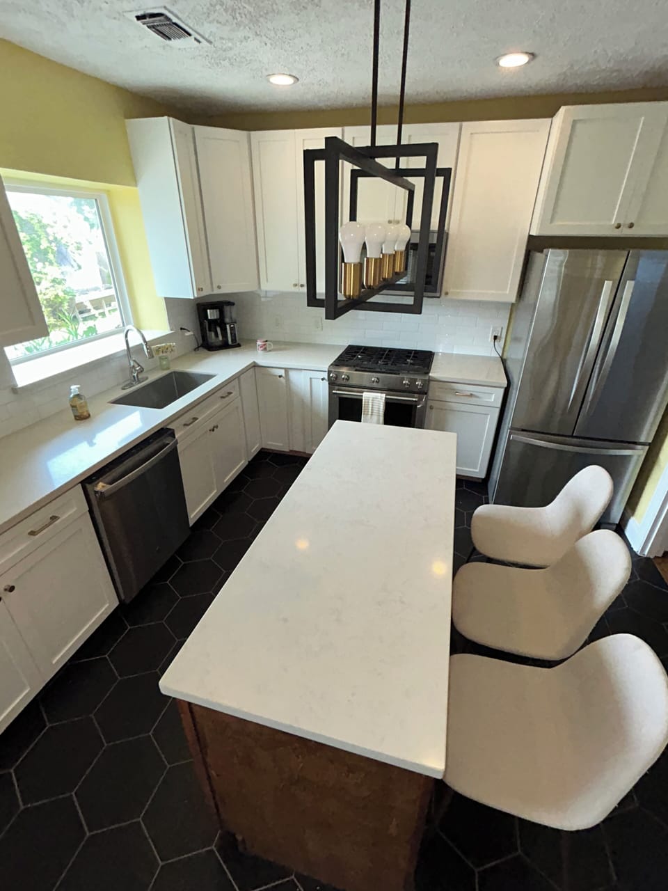 Full size kitchen