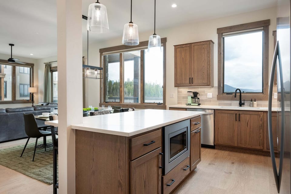 Kitchen Island with Sitting for 3