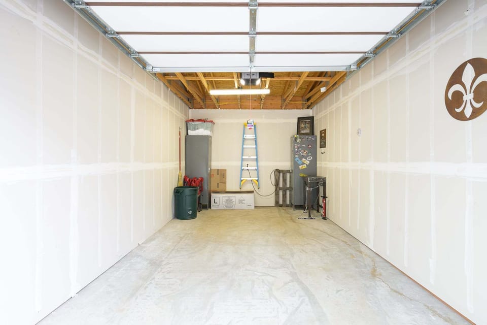 Private 1 Car Garage