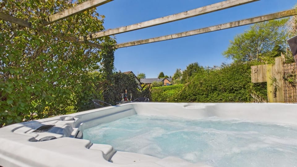 Stone's Throw - 3 Bed Holiday Home - Saundersfoot (28719)