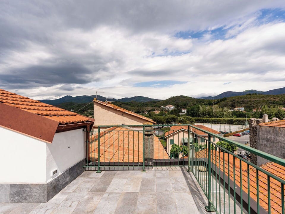 Residential Area, Human Settlement, Apartment, Condominium, Swimming Pool, Resort, Outdoor Furniture, Hotel, Resort Town, Vacation