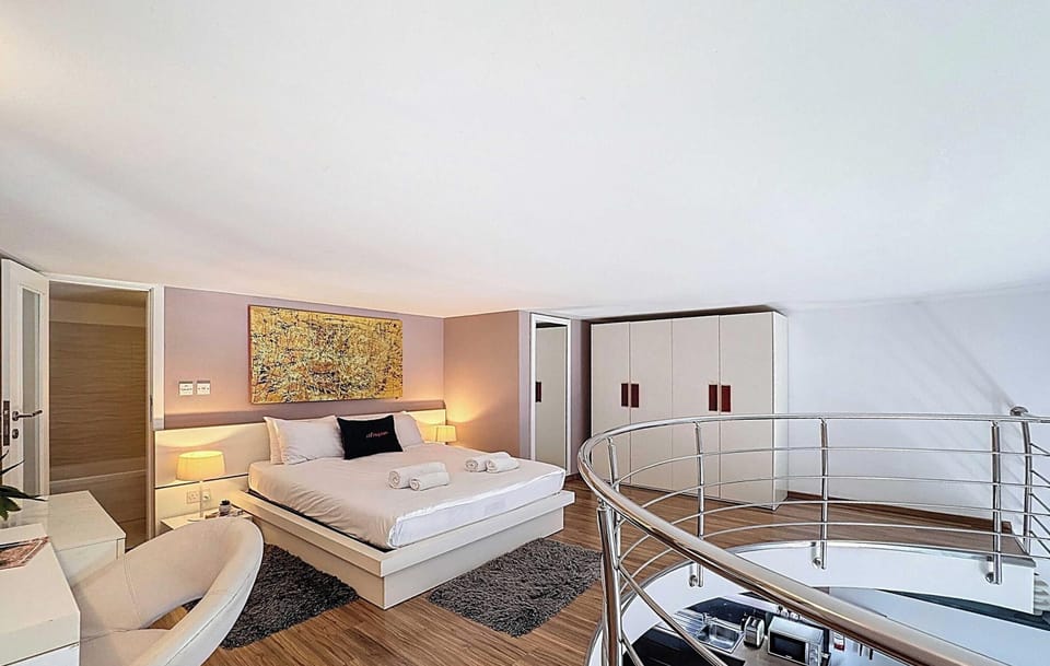 Double Bedroom - Elevated