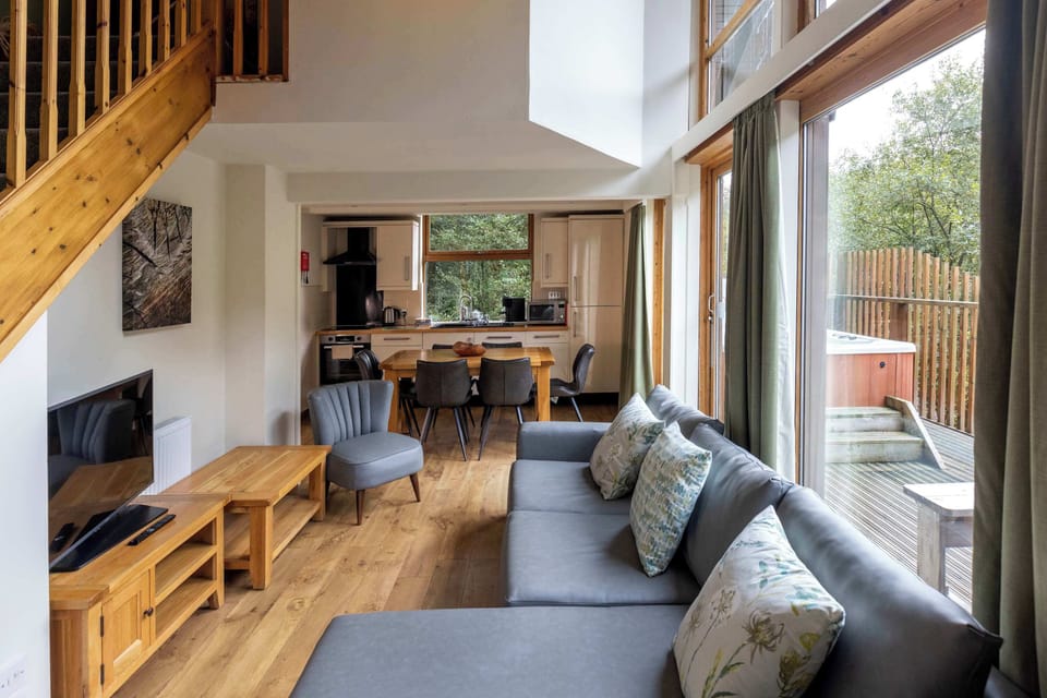Keldy Classic Golden Oak Secluded View
