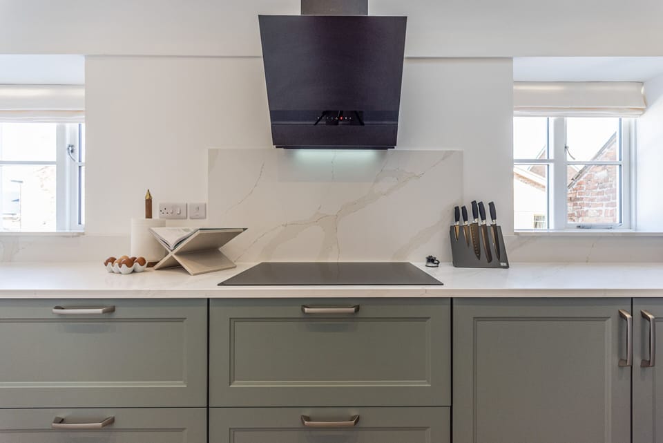 Electric hob and extractor 