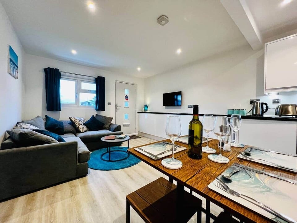 Open-plan lounge and dining space – perfect for relaxing or dining in