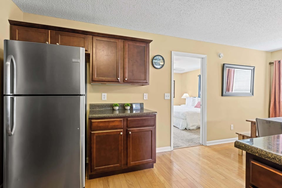 Full kitchen 