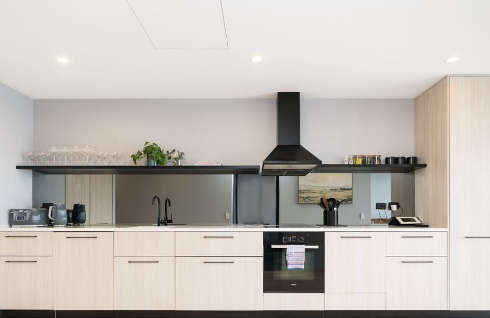 The fully equipped kitchen makes dining in easy, whether it’s brekkie before sightseeing or dinner with friends.