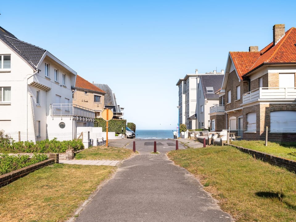Immediate Surroundings [summer] (<1 km)