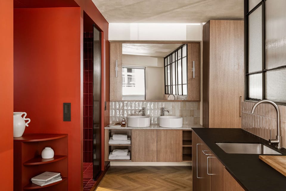 Modern Bathroom with Stylish Vanity and Walk-In Shower